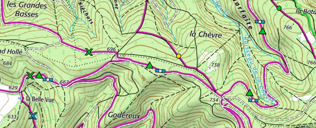 Balisage du Club Vosgien sur les sentiers de randonnée présents sur une carte IGN
